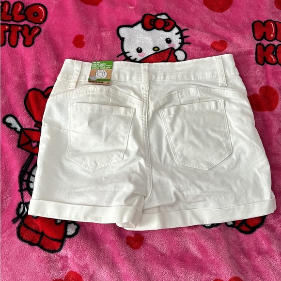 High waisted shorts - Picture 2 of 2